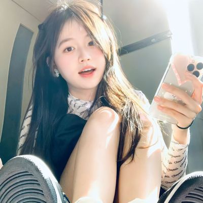 Girls' avatars are small, fresh and cute, high-definition real-life pictures. A collection of pure girls' sweet WeChat avatars.