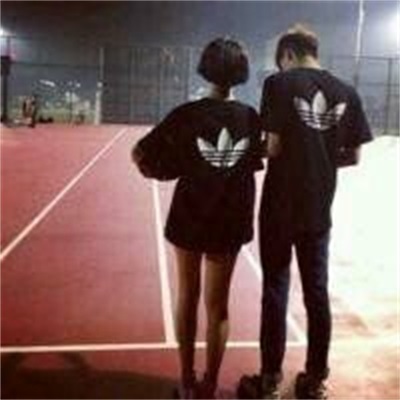 A complete collection of WeChat couple avatar pictures with special back views. A complete collection of super sweet couple real person WeChat avatar pictures.