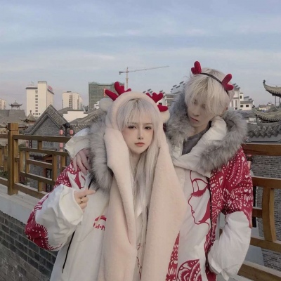 Stylish and good-looking couple avatars, one man and one woman, a collection of sweet and loving couple real-life WeChat avatars