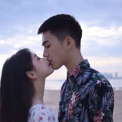 Mixed network high-quality real couple avatar pictures. Collection of cute couple real person WeChat avatar pictures.