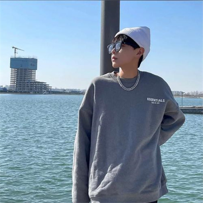 Sunshine simple and clean male avatar real person high definition picture Half body boy avatar WeChat back view mature