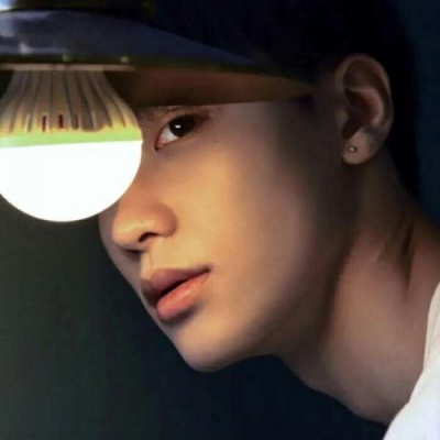Collection of handsome and good-looking senior male heads. Good-looking avatars of boys who are extremely handsome and have a sense of atmosphere.