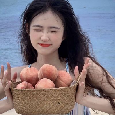 A very soft and cute summer girl with a nice and gentle profile picture. A very sweet, cute and delicate girl profile picture.