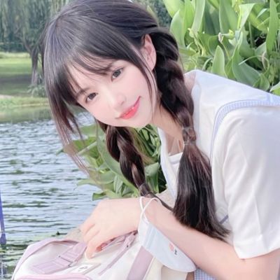 A cute girl with good looks and a gentle style. Very high-definition and elegant. The avatar of a beautiful and beautiful girl is very sweet.