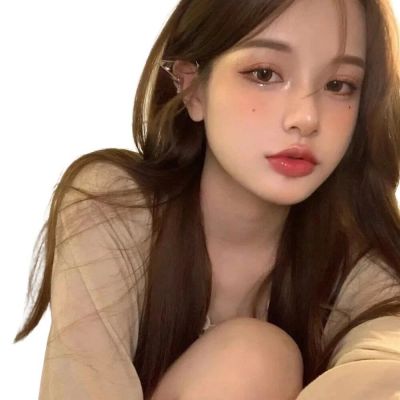 A very tasteful profile picture of a cute and fresh beauty. A very high-quality profile picture of a trendy absolute girl.