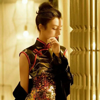 Tasteful portraits of beautiful girls in cheongsam. Avatars of beautiful girls in cheongsam that are super trendy.