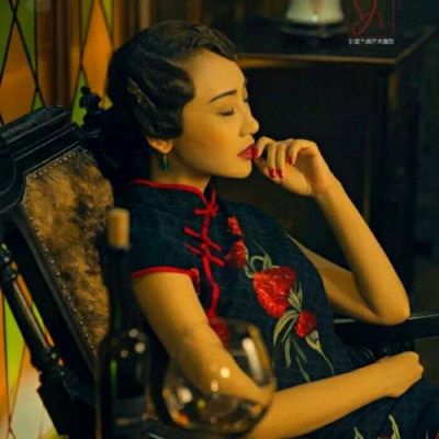 Tasteful portraits of beautiful girls in cheongsam. Avatars of beautiful girls in cheongsam that are super trendy.