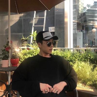 An exquisite boy's avatar with handsome personality and good looks. A boy's WeChat avatar with domineering personality is attractive and attractive.