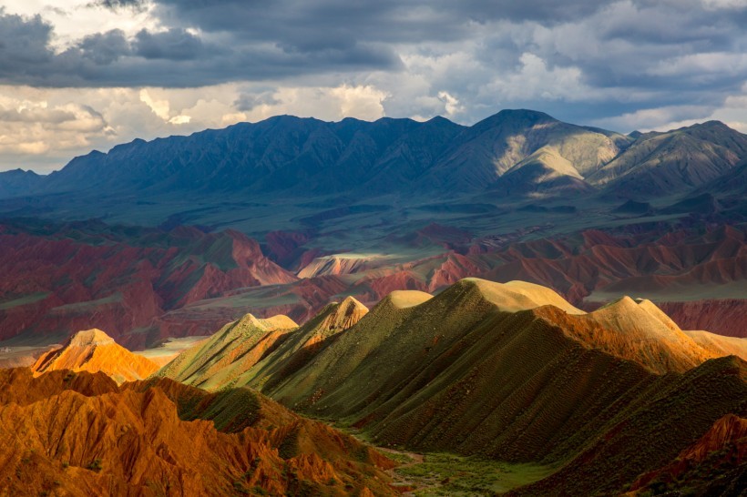 Scenery pictures of Nurga Grand Canyon in Xinjiang after rain