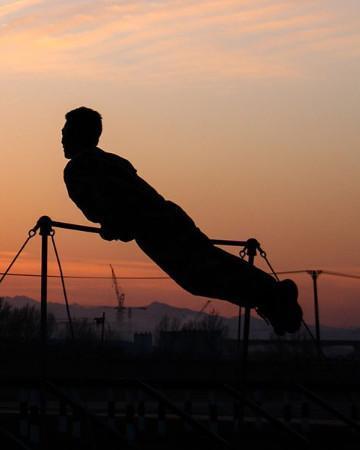 Beautiful pictures of soldiers' backs