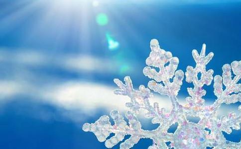 Beautiful pictures of snowflakes. The feeling of first love is sour and sweet.
