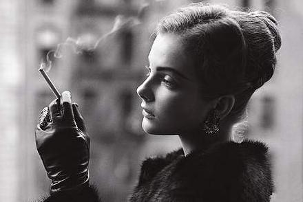 Aesthetic pictures of smoking. Some people like calmness and calmness.