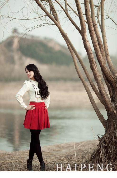 Personal photos of girls in fashionable and beautiful red dresses