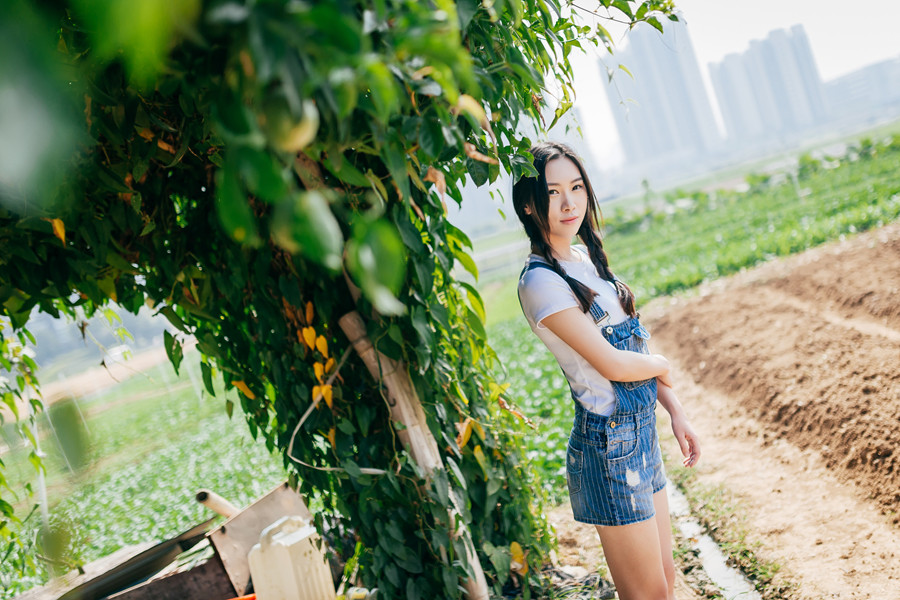 小清新女生夏日出游写真