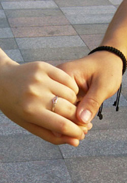Beautiful pictures of couples holding hands
