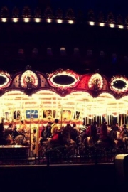 The merry-go-round is inevitably a chase of dreams, beautiful artistic conception pictures