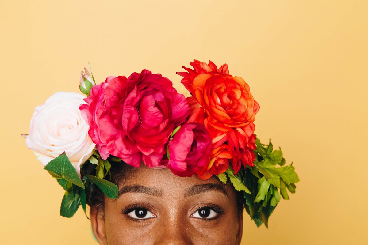 Picture of woman wearing flowers on head
